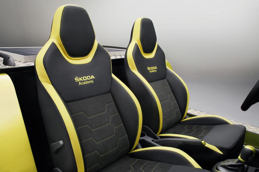 Интерьер Skoda Element Concept 2017 года  (фото 6 из 11)
